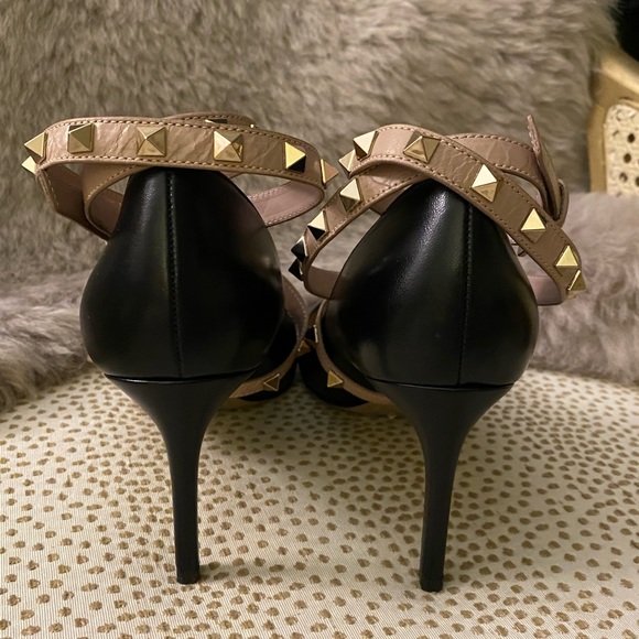 New without tags Valentino Garavani Studwrap black leather heels. Size 38. - Picture 3 of 7